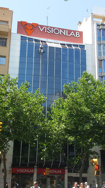 Limpieza cristales edificio VISIONLAB
