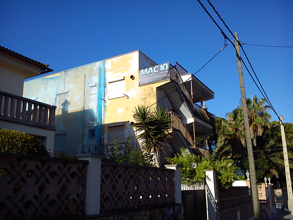 Edificio deteriorado antes de la rehabilitación integral