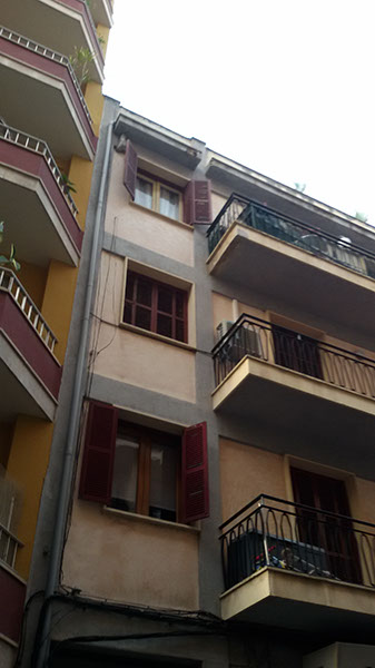 Trabajos de rehabilitación en la fachada del edificio