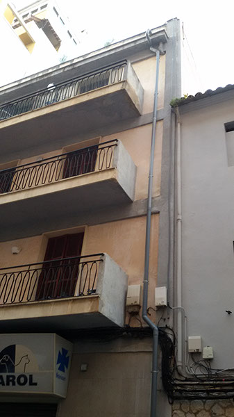 Trabajos verticales de saneamiento de la fachada