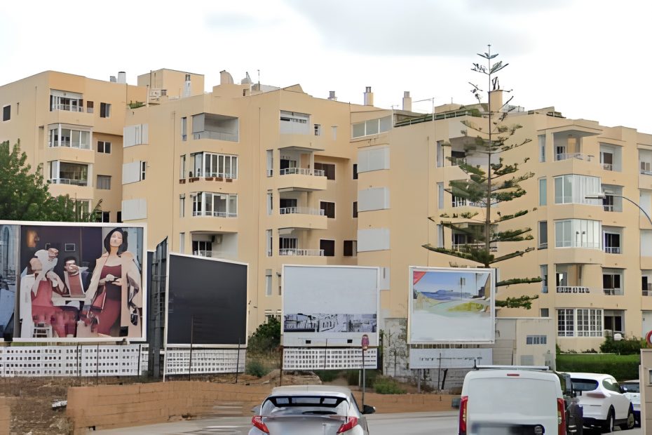 Rehabilitación de la fachada de un edificio en Puerto Portals
