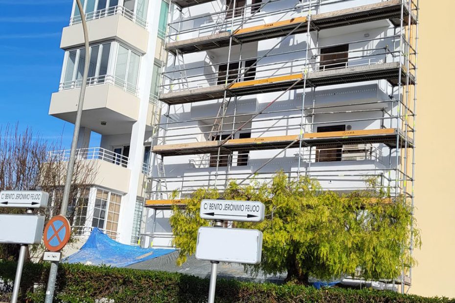 Rehabilitación de la fachada de un edificio en Puerto Portals