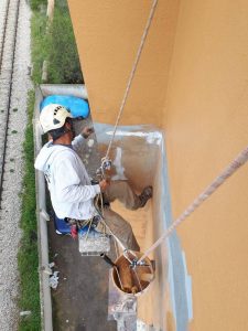 mac 10 trabajos verticales trabajos en altura fachada operario